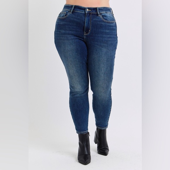 NWT Judy Blue PLUS + REG Size Dark Wash Mid-Rise Thermal Ankle Skinny Jeans - Picture 6 of 10